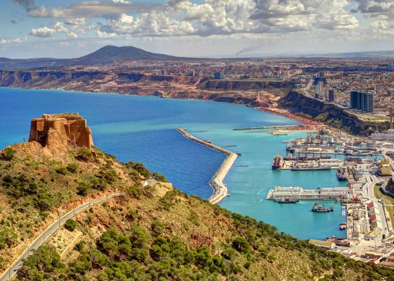 Solution de co-déménagement maritime pour déménager en Algérie